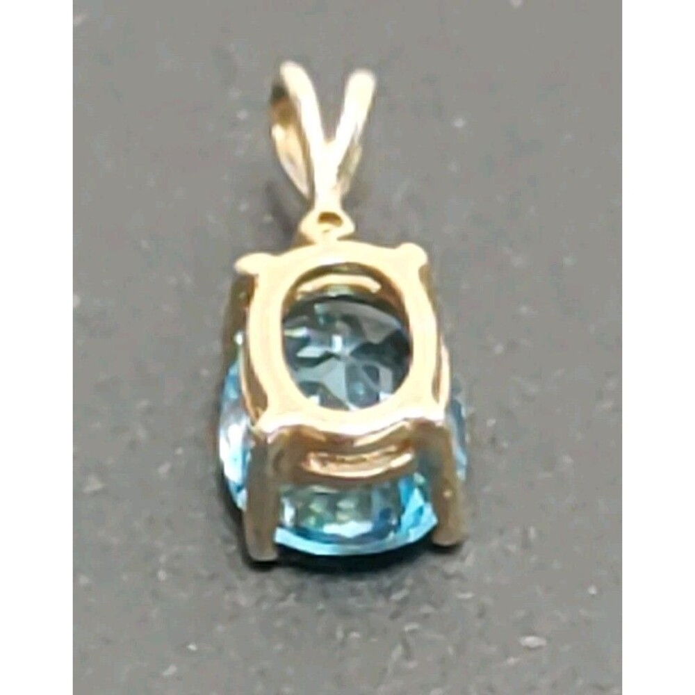 14 K Yellow Gold Blue Topaz & Diamond Pendant 16.7 MM X 6.4 MM - Picture 5 of 5